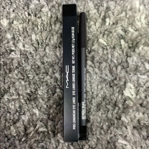 Mac eye liner